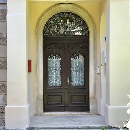 アパート Mt70 ロヴラン